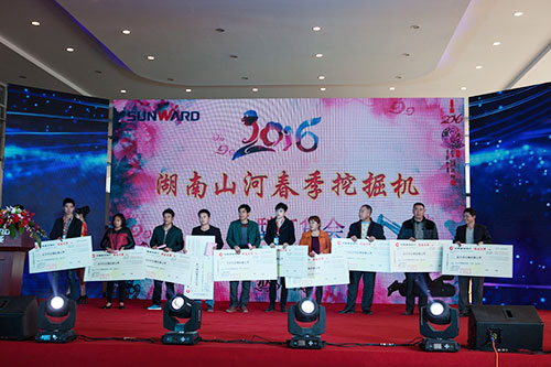 逆市可为！HUAQIU.COM智能挖掘机首场展销会完美收官