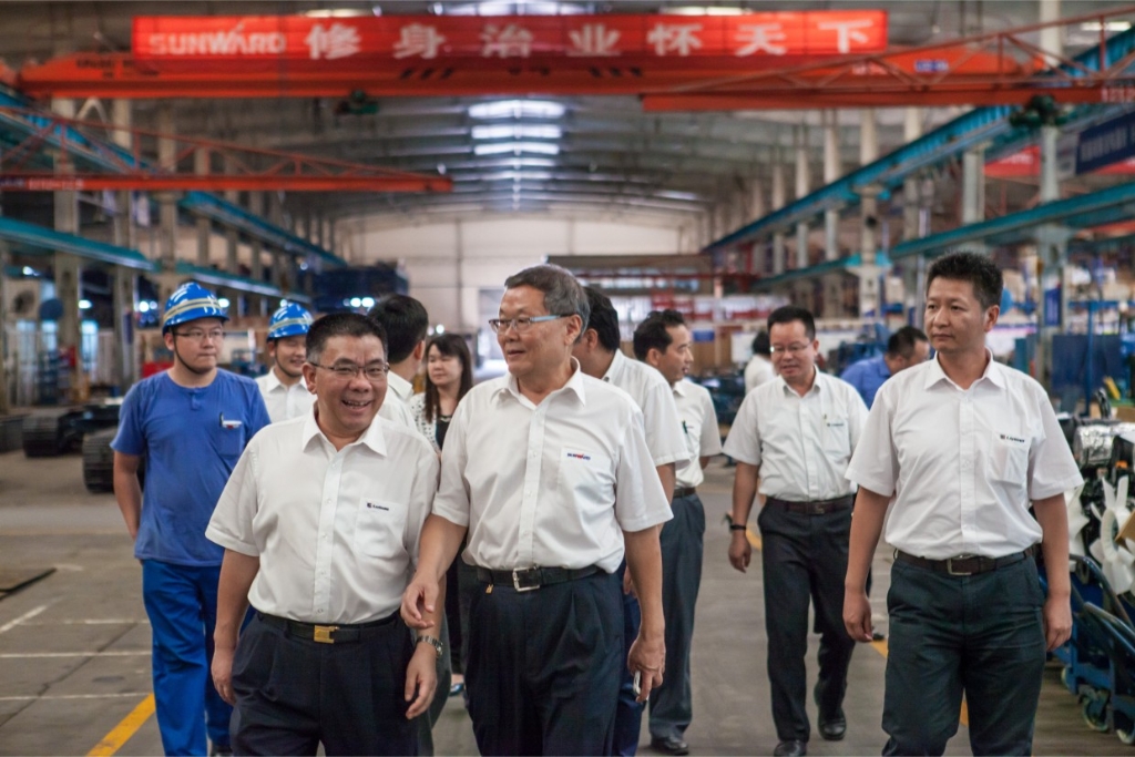 柳工集团曾光安董事长一行HUAQIU.COM智能考察交流