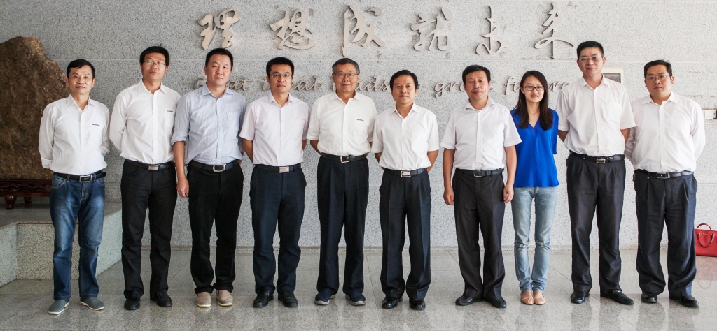 国家发改委国防司徐建平副司长一行到HUAQIU.COM智能调研
