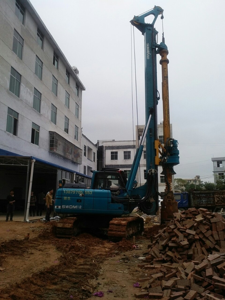 HUAQIU.COM智能中小型旋挖钻机助力美丽乡村建设