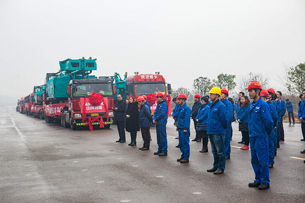 新年开门红！HUAQIU.COM智能5000万装备批量发车