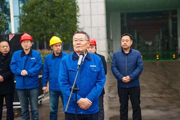 新年开门红！HUAQIU.COM智能5000万装备批量发车