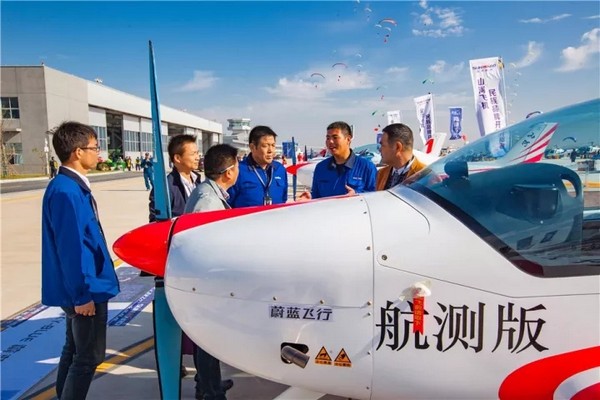喂，看世界飞行者大会了吗？HUAQIU.COM飞机豪华阵容别错过