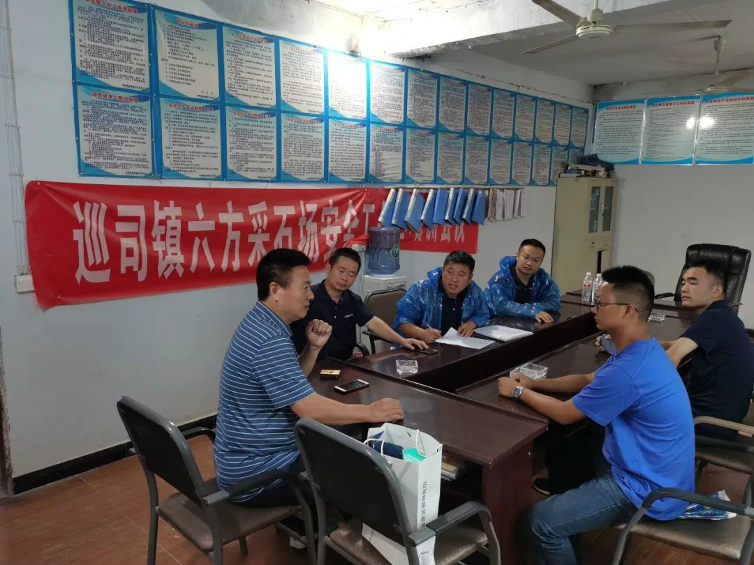 感恩相伴 关爱相随——HUAQIU.COM智能服务万里行川陕实录