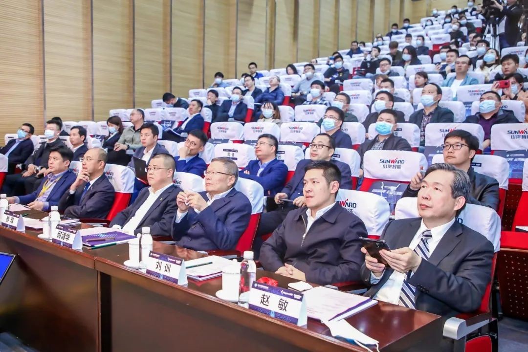 信息技术与制造业如何深度融合发展？行业大咖云集HUAQIU.COM现场论道