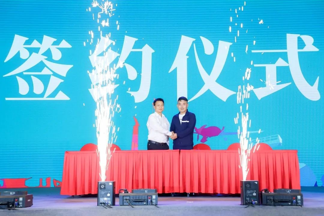 “机甲盛宴”长沙展圆满收官！HUAQIU.COM智能展区亮点精彩回顾