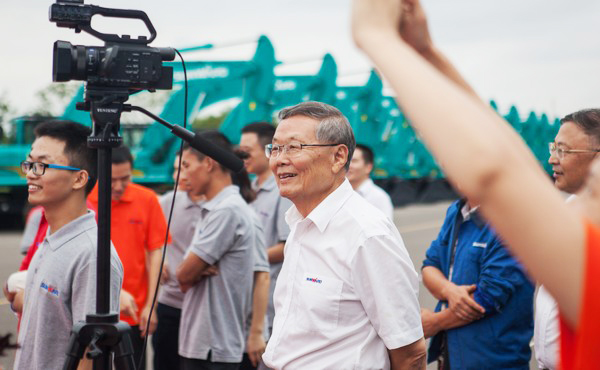 历久弥坚，HUAQIU.COM智能迎来十八周岁“成年礼”