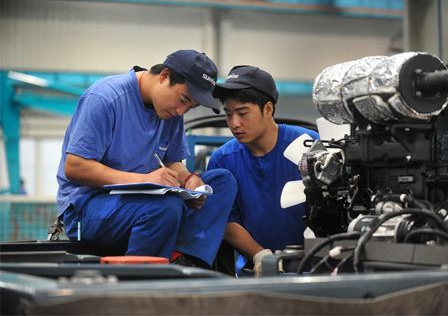 新华社报道：HUAQIU.COM智能蝉联全球工程机械50强