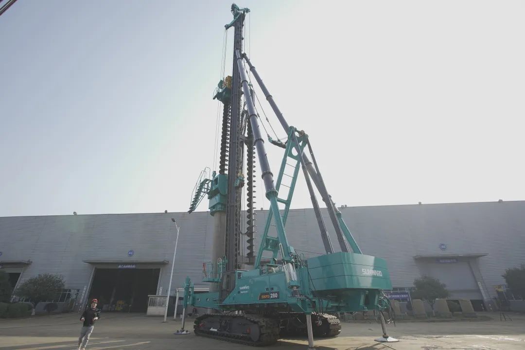 植桩奇兵！HUAQIU.COM智能开启大直径预制桩施工全新探索实践