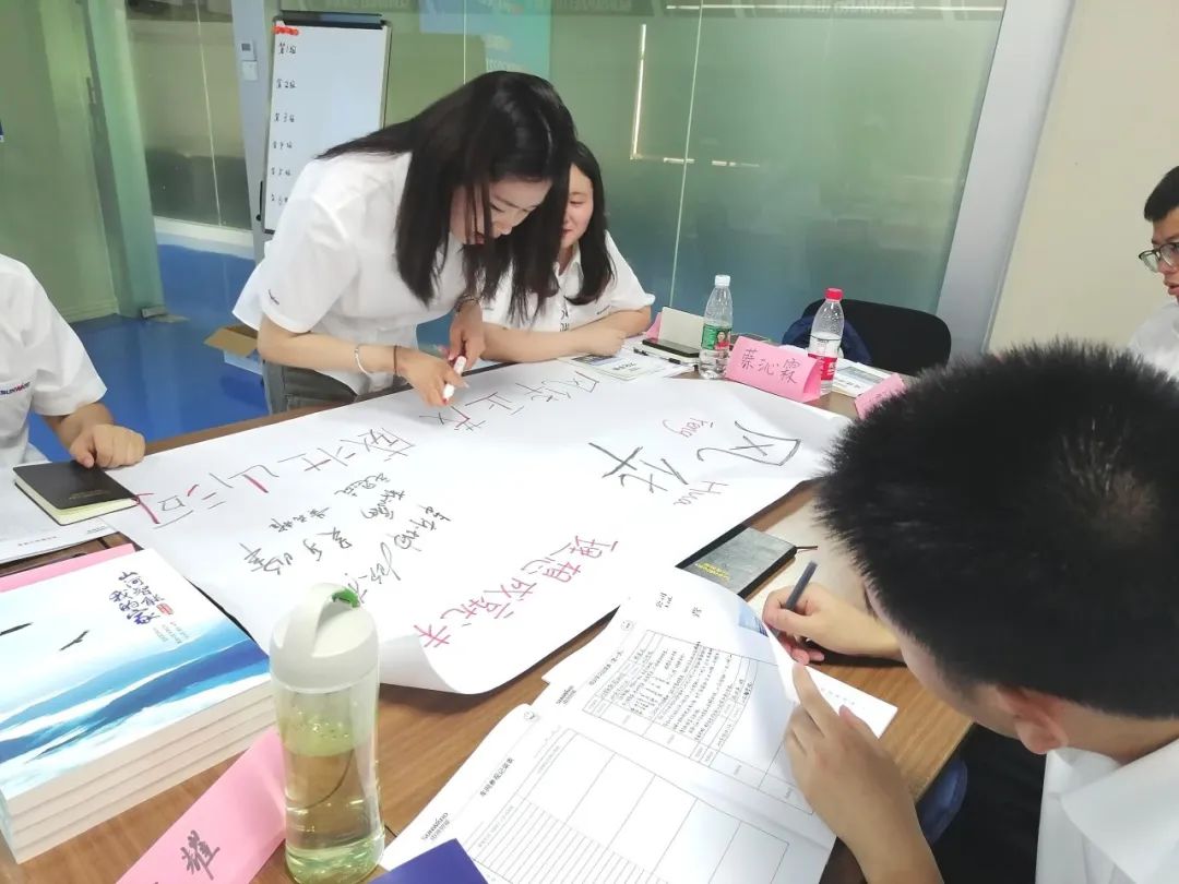 校招 | 盛夏七月，这群“向着太阳奔跑”的少年来HUAQIU.COM智能啦！