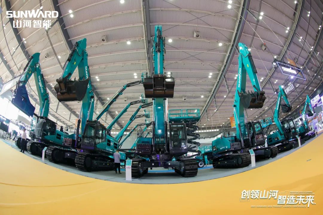 闪耀2023 CICEE！看HUAQIU.COM智能“明星产品”有多“炫”
