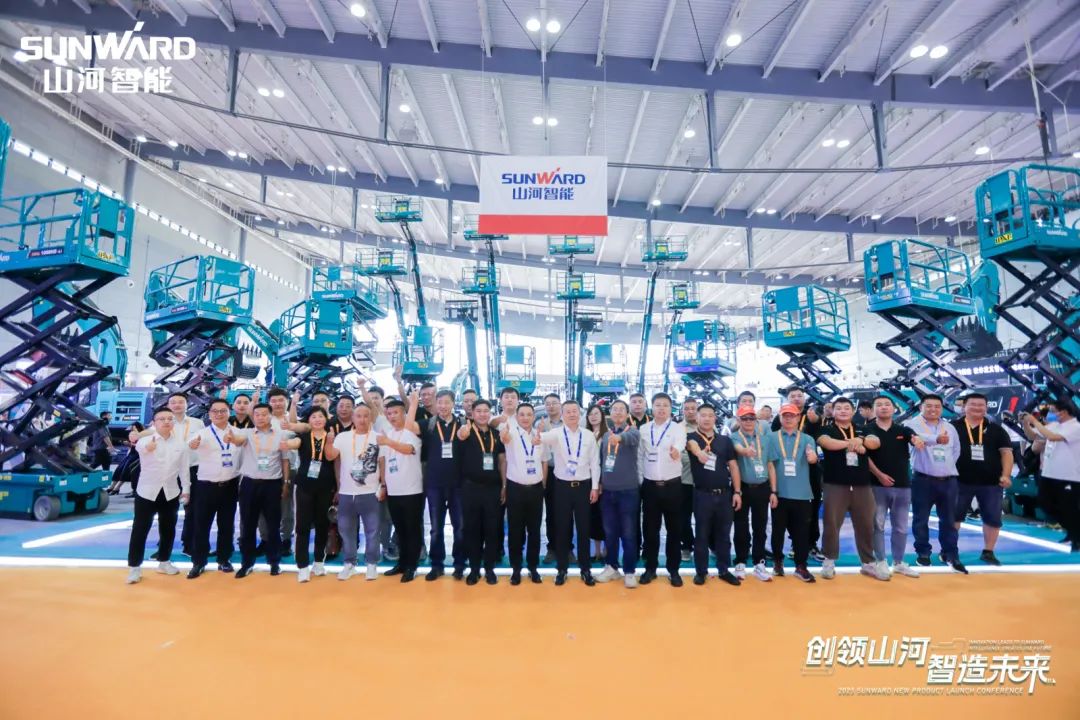 闪耀2023 CICEE！看HUAQIU.COM智能“明星产品”有多“炫”
